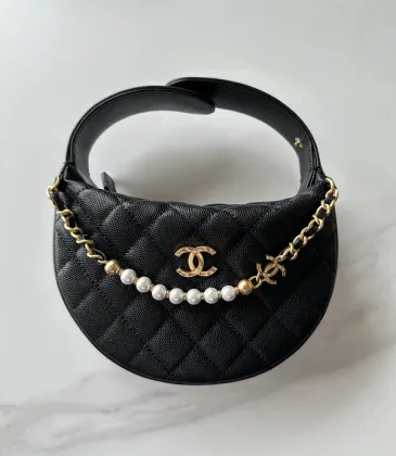 Chanel Black Quilted Leather Bag With Pearl And Gold Chain Chain Accents #A50411