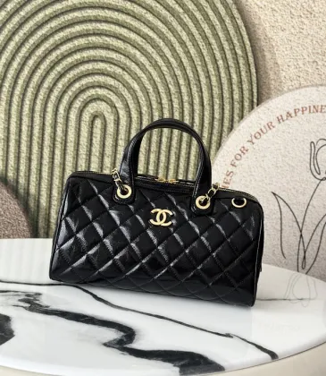Chanel Quilted Patent Leather Handbag with Gold - Tone Hardware size:17×21×3cm #A53909