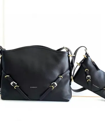 Givenchy Black Leather Shoulder Bags With Distinctive Metal Accents For Fashionistas #A52343