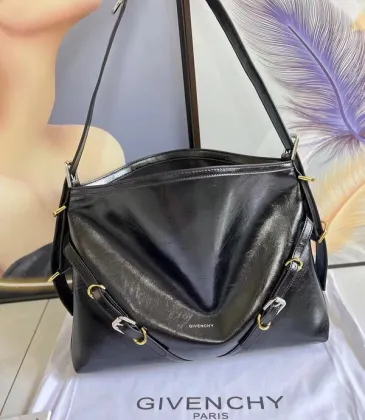 Givenchy Black Leather Shoulder Bag With Signature Hardware #A52355