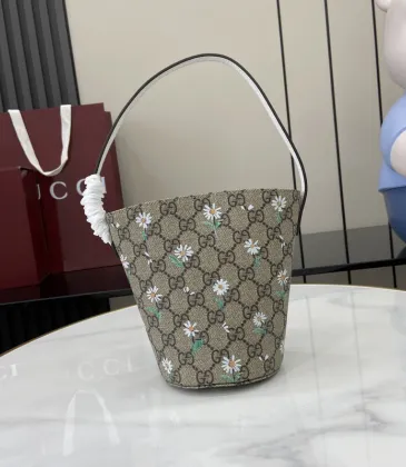 Gucci GG Supreme Canvas Bucket Bag With Daisy Floral Print #A52729