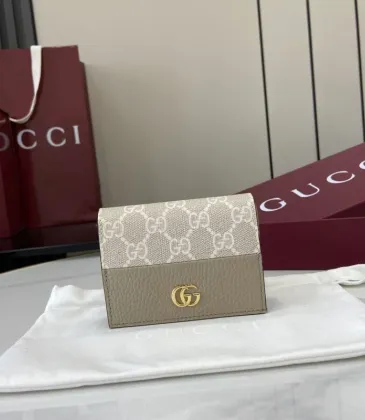 Gucci Beige Leather Compact Wallet with Gold Accents, Multiple Card Slots, Stylish &amp; Functional for Daily Use #A56005