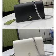 Gucci Black/White Leather Chain Shoulder Bag With Iconic Double G Hardware size:20×12×4cm #A54063