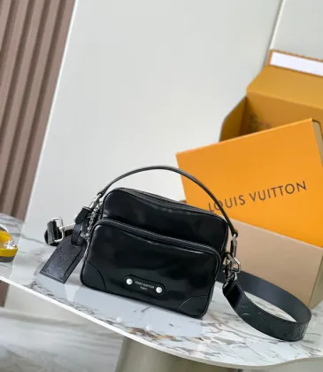 Chic Black Louis Vuitton Patent Leather Crossbody Bag With Signature Details For Fashion Enthusiasts #A49794