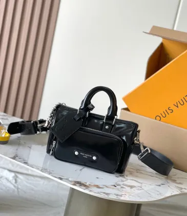 Classic Gucci Signature Patterned Crossbody Bags In Beige And Black For Timeless Style #A49793