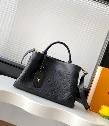  Black Avenue Small Handbag With Chip #A54899
