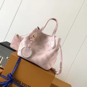 Brand L Blossom PM Mahina Bloom Bag M13839 20x12.5x20cm #A62964 Brand L Blossom PM Mahina Bloom Bag M13839 20x12.5x20cm #A62964