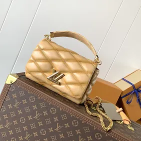 Brand L GO-14 Quilted Lambskin Crossbody Bag 23×16×10cm #A65027