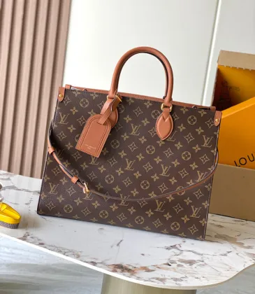 Louis Vuitton Monogram Canvas Handbag With Leather Accents And Tag Design #A53366