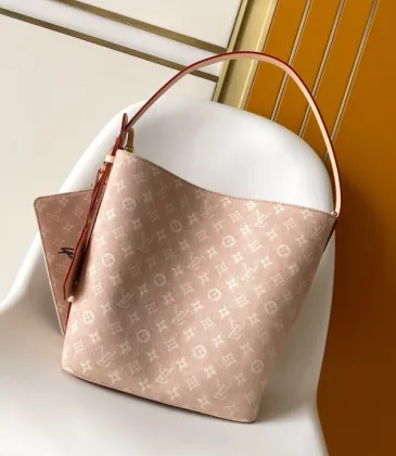 Louis Vuitton Handbags Travels With M25727 #A57530