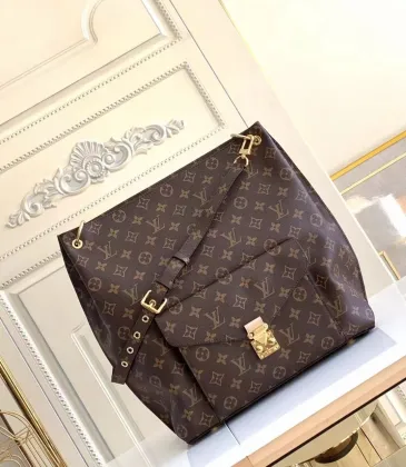 Louis Vuitton Monogram Canvas Hobo Bag With Gold Hardware And Structured Flap Design #A50803