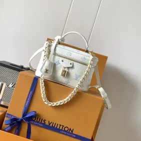 LV Vanity Chain Pouch Leather Crossbody Cosmetic Bag 11.5×6.5×19cm #A65050