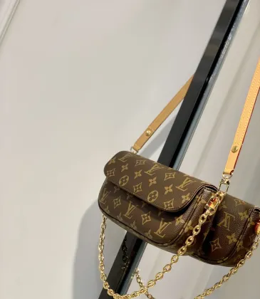 Louis Vuitton Wallet on Chain #A63652