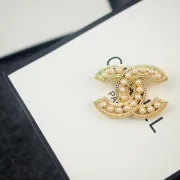 Chanel brooches #9127646