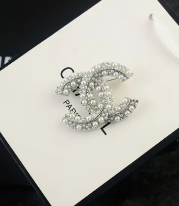 Chanel brooches #9127653