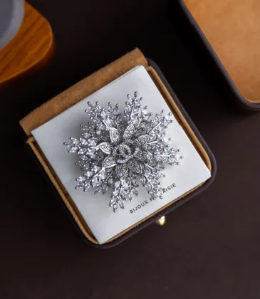 Chanel brooches #A55215