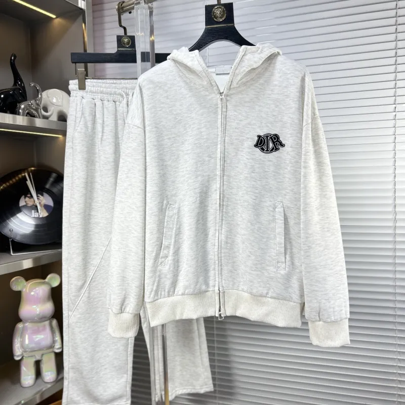Dior tracksuits for Dior Short Tracksuits for men #A56237