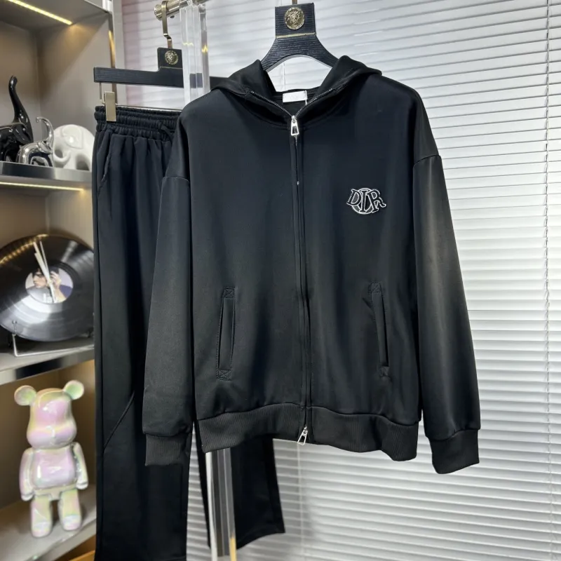 Dior tracksuits for Dior Short Tracksuits for men #A56238