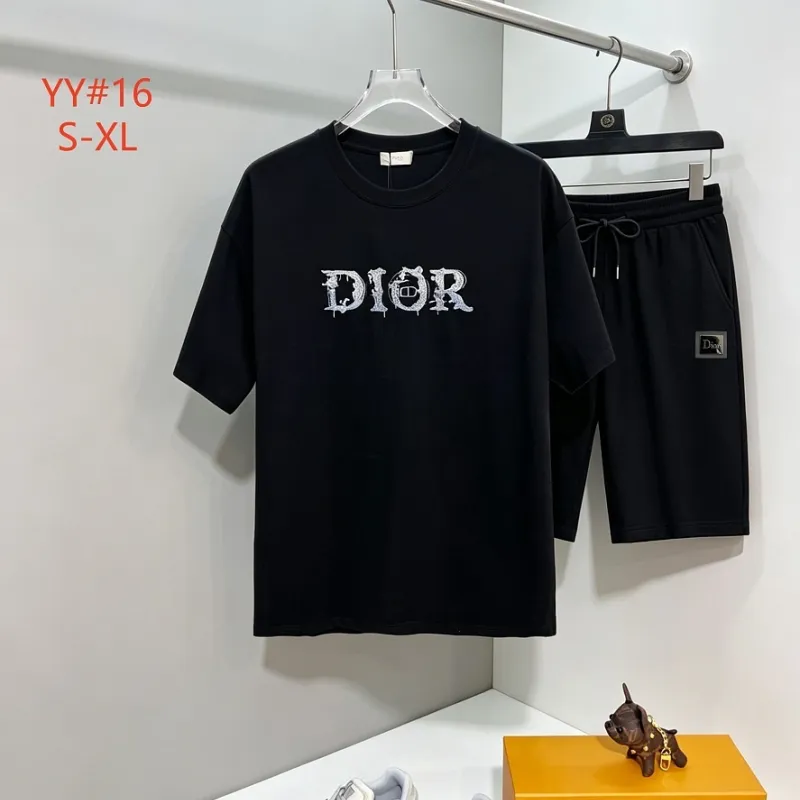 Dior tracksuits for Dior Short Tracksuits for men #A65731