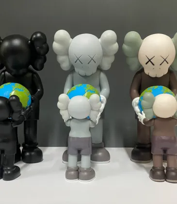 Kaws Toys hug the earth #A60141