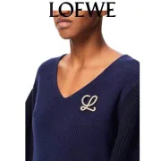 Loewe Inspired Pearl Embellished Gold Tone Logo Brooch For Sophisticated Style Enhancement #999916163
