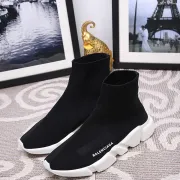 Balenciaga Speed 2.0 Sneaker Iconic Black Sock-Style Shoe with Lightweight Knit and Dynamic White Sole Timeless Essential for MEN #799925