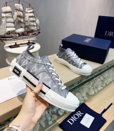 Dior Shoes for Men's and women Sneakers #A25020