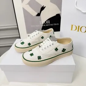Dior Shoes for Women's Sneakers #A64242