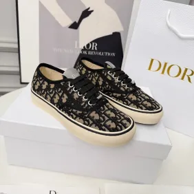 Dior Shoes for Women's Sneakers #A64258