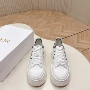 Fendi shoes for Women's Fendi Sneakers Black/White #A49599