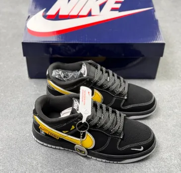 Nike Dunk × Fendi #A61722