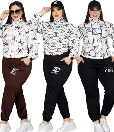 Chanel new Fashion Tracksuits for Women #A44617