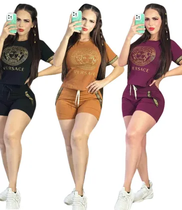 Versace 2023 new Fashion Short Tracksuits for Women #999936586